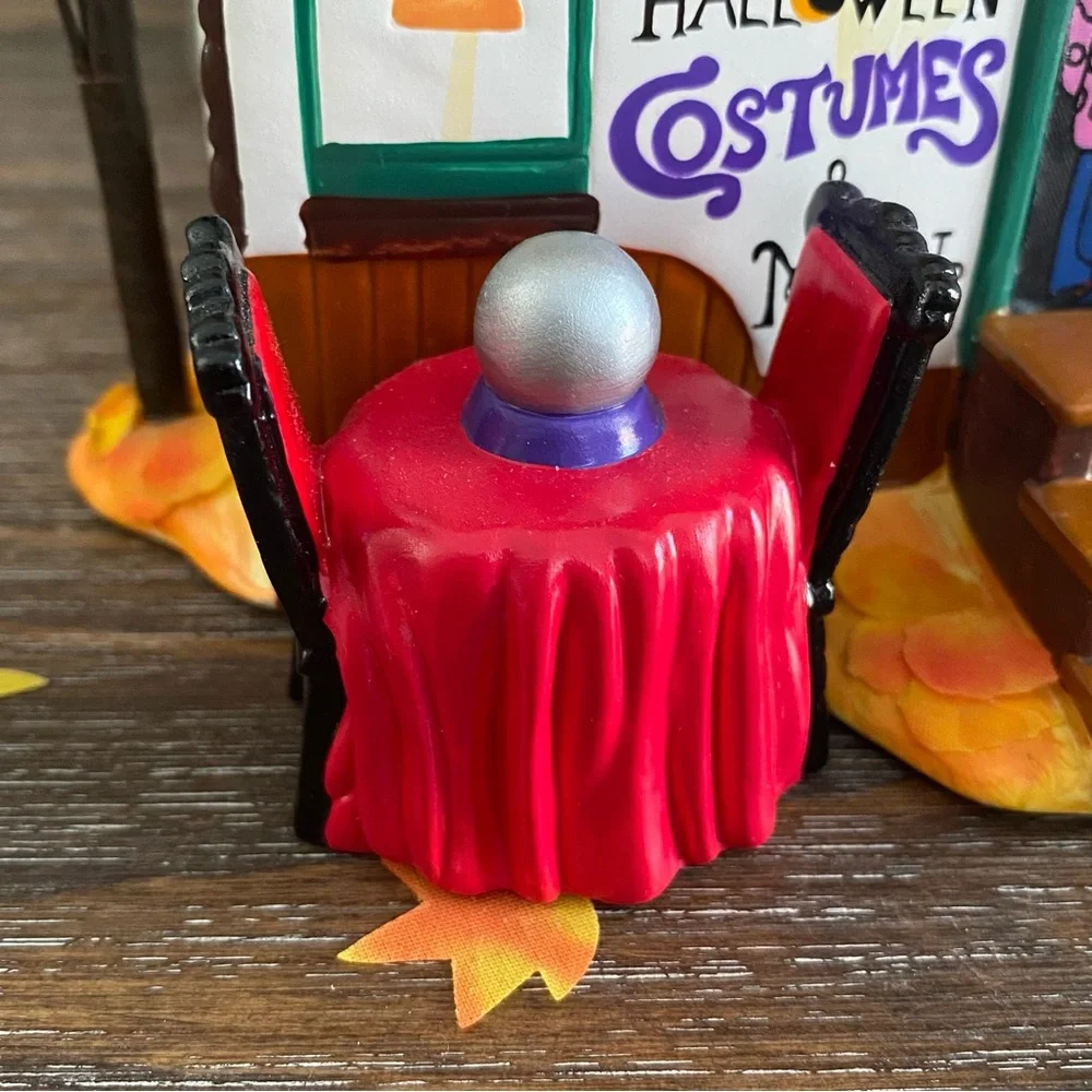 Dept‎ 56 Halloween ‘Costumes for Sale’ Retired Snow Village Lights Work w/Box